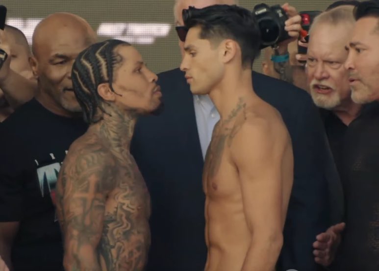 MMArena_'s tweet photo. LA GUERRE EST OFFICIELLE ET AURA LIEU DEMAIN 🚨🚨

UN DES DEUX CONNAÎTRA SA PREMIÈRE DÉFAITE EN CARRIÈRE PRO.

AUCUNE EXCUSE POUR RATER CE COMBAT DE FOUUU 🔥 https://t.co/q6OjXmEofG