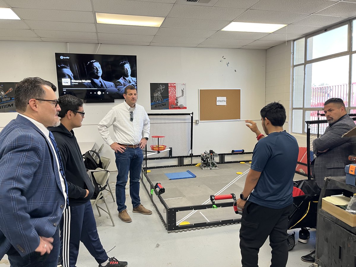 Days away from <a href="/McfarlandHigh/">McFarland HS Early College</a> students traveling to take on the world! The team will compete against 40 nations at The <a href="/VEXRobotics/">VEX Robotics</a> World Championship in Dallas, Texas.
Special thanks to <a href="/RepDavidValadao/">Rep. David Valadao</a> for taking time to meet with the team. 
<a href="/McFarlandToday/">McFarlandToday</a> <a href="/Mr_Cee_18/">David Cisneros</a>
