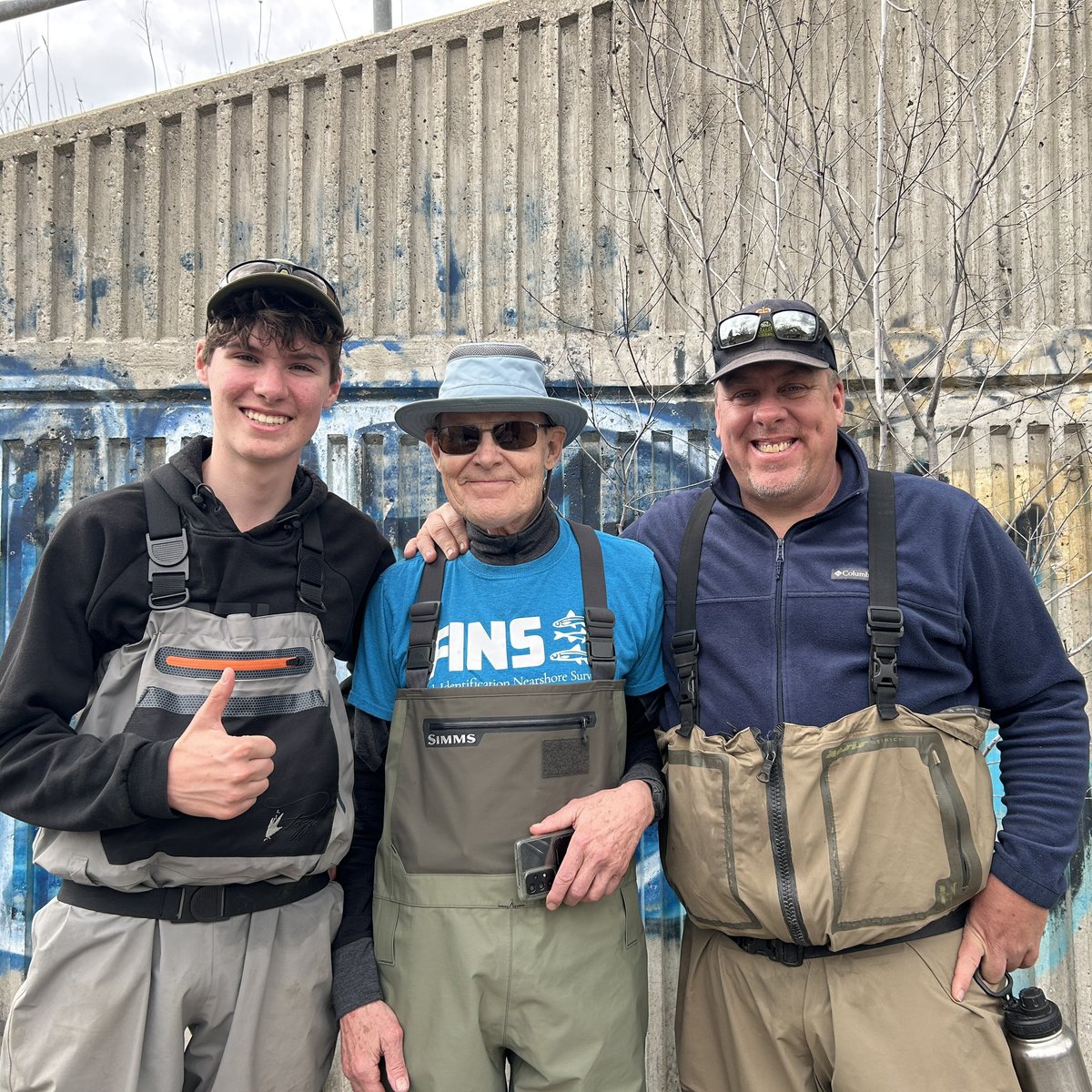 JasonBarnucz's tweet photo. Today was a great day! Made the annual trek to the Royal Ontario Fish Identification Workshop. This year I was able to bring Trevor to assist our group. It was great seining with our ROM friends and seeing many fishes as well. Seine nets rule! #fishidentification #seinenetsrule https://t.co/DbLvZPpgvn