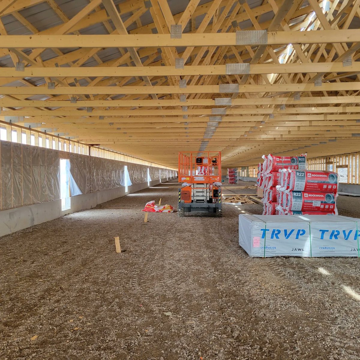 VanderlaanAl's tweet photo. The week in review
Set trusses on this 64'x300' chicken barn and placed 2/3 of the roof steel. We also finished roof steel on another chicken barn and started insulating. Great week by a great crew. https://t.co/9uRHEzfSOS