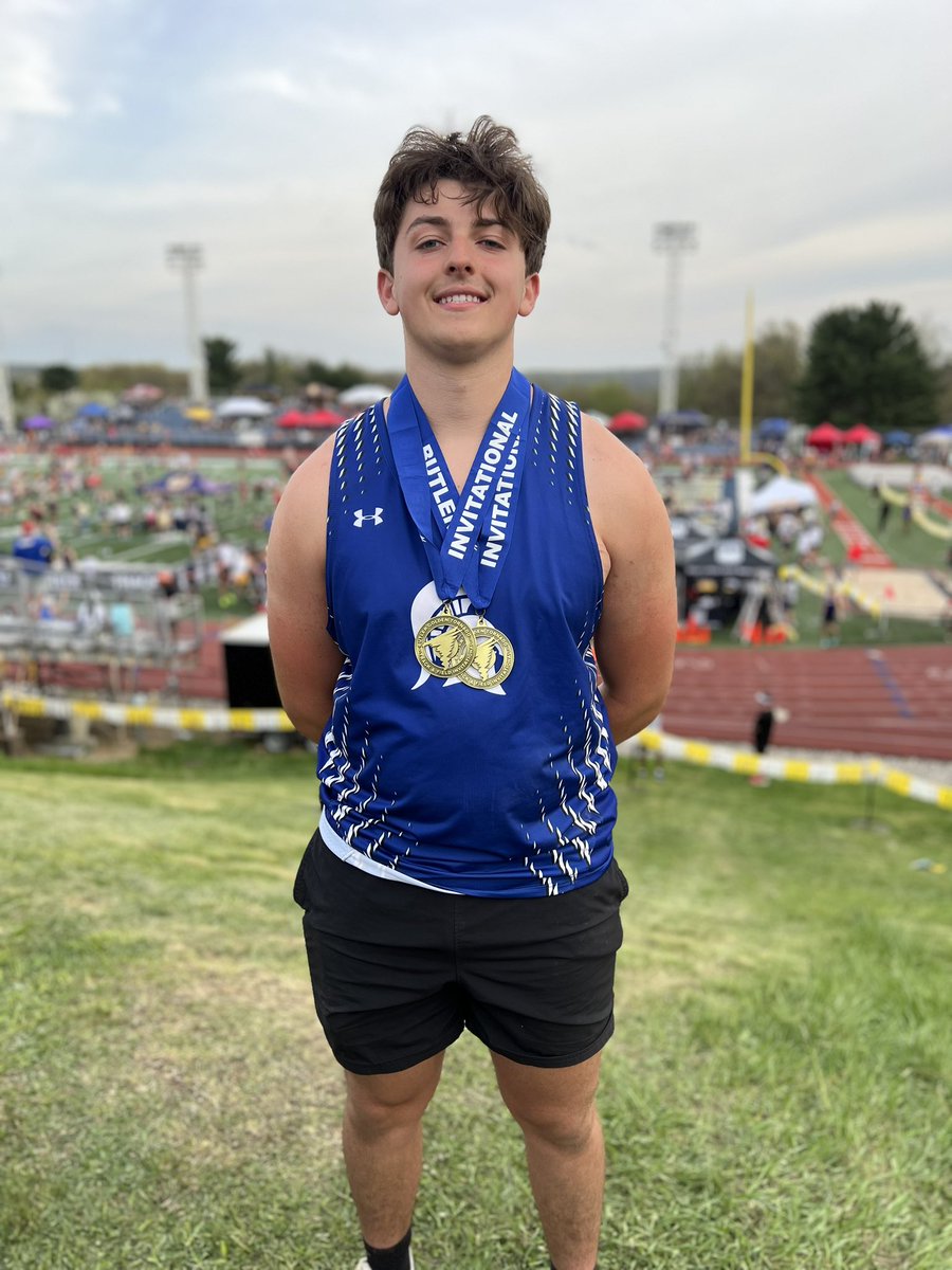 HempfieldAreaTF's tweet photo. 🚨 Double Winner 🚨
Congrats Junior @_PeytonMurray on winning both the Shot and Discus today at the #ButlerInvite https://t.co/zliMI7UFG5