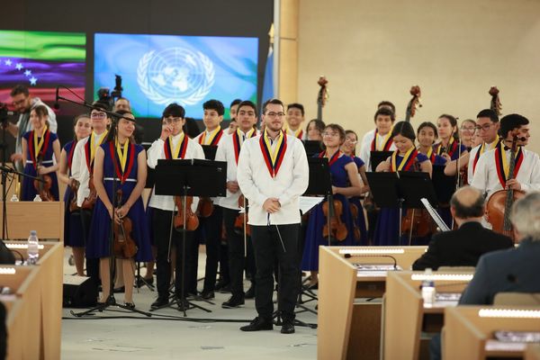 mscnoticias's tweet photo. #21Abr 🆕🌐🇻🇪 | Concierto de la Sinfónica Nacional Infantil de Venezuela en la ONU: Una demostración de la importancia del Sistema en la educación musical y social
https://t.co/VaTLYrVf3W @elsistema #SNIV #ONU #SomosElSistema @ONU_es #Ginebra #MSCNoticias #CMWorld https://t.co/5dSDuTXhQV