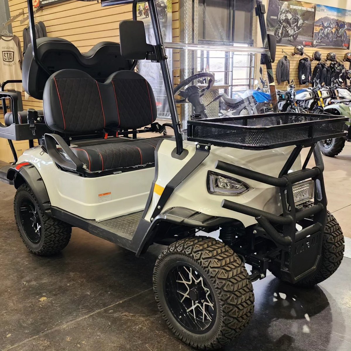 CoyoteMS's tweet photo. Who needs a premium lifted electric golf cart? We've got this brand new one at a crazy 🤪 discount 💸 💰 🤑 get yours at $8999 down from $14000. 

4 seats = more fun!

#electricgolfcart
#liftedgolfcart https://t.co/mbfOp1rHSV
