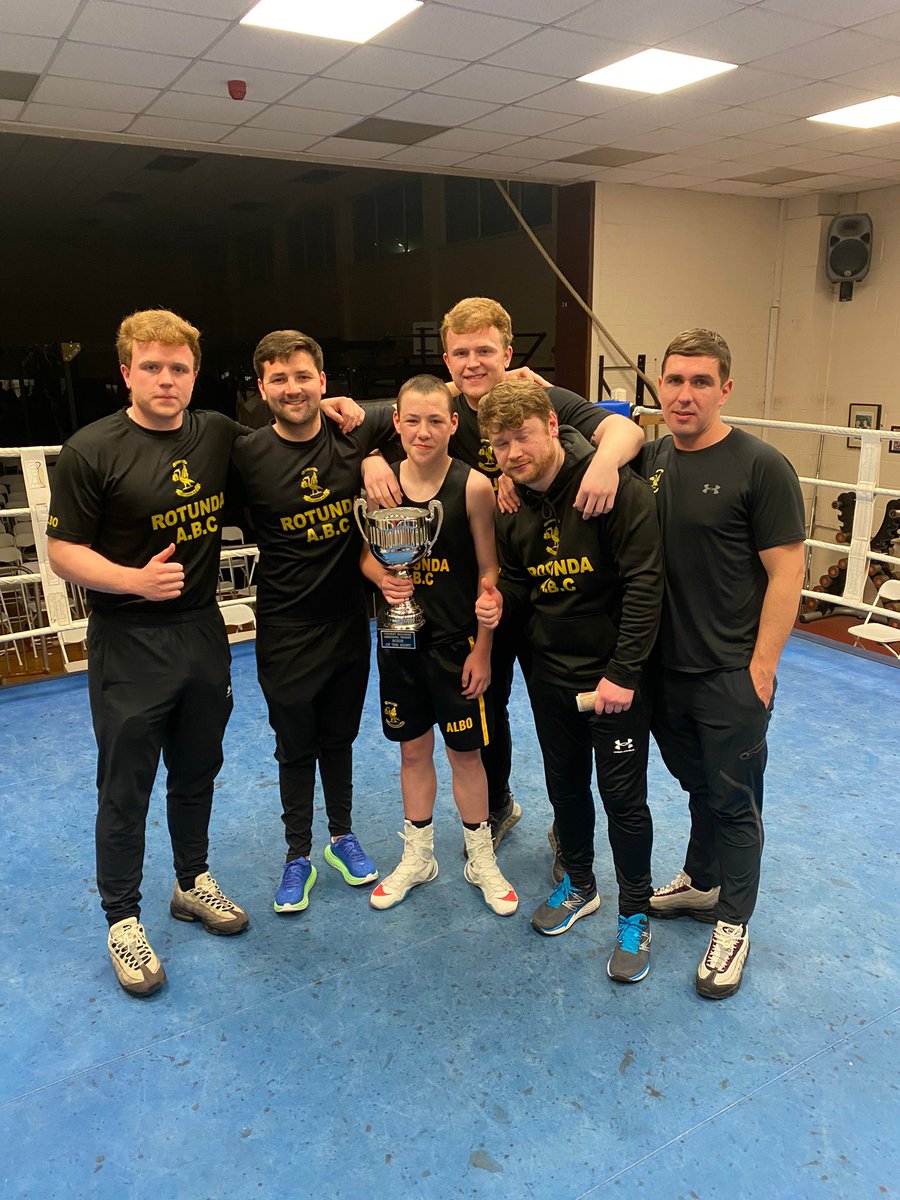 PaulBirkenhead's tweet photo. Good show tonight ⚫️🟡👊🏻 https://t.co/HZ1lpJCBLQ