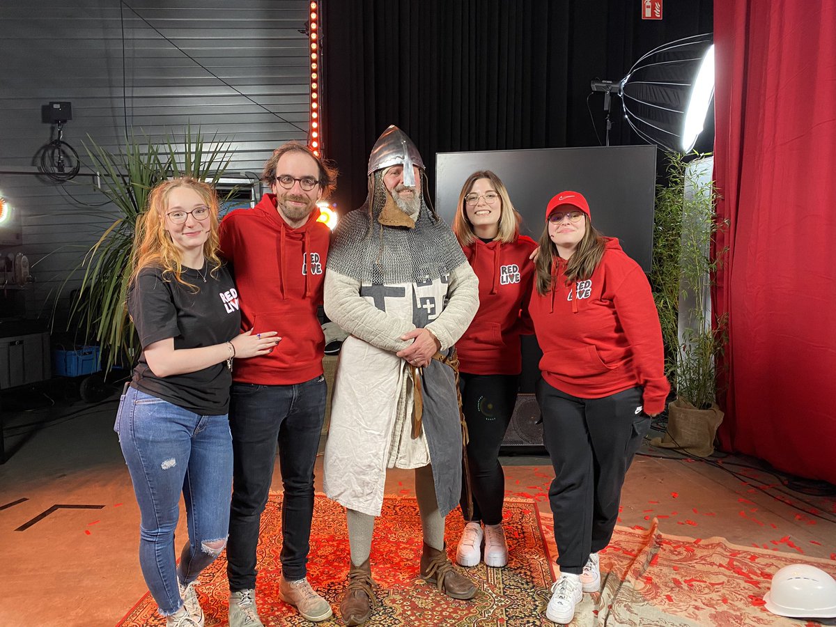 L’équipe de <a href="/contact_stream/">ContactStream</a> a fait une initiation à l’épée ⚔️ Et vous n’êtes pas au bout de vos surprises ! #LIVESTREAM #twitch