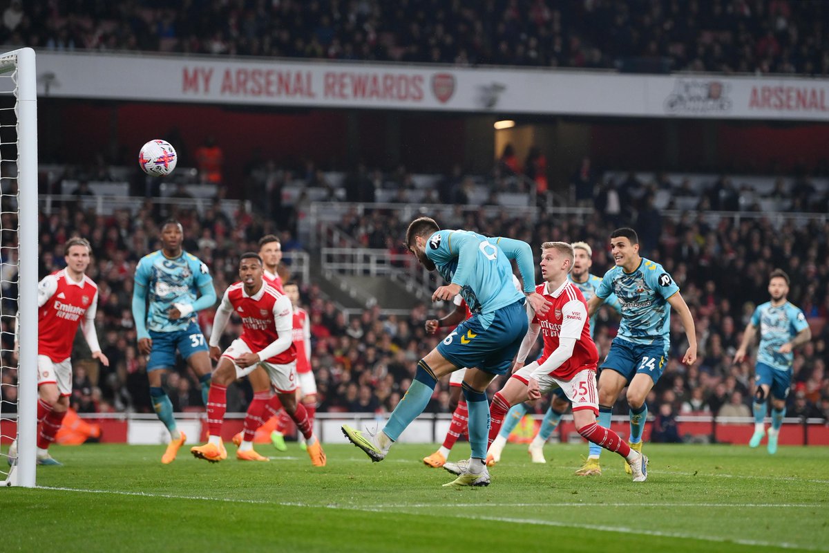 Premier League tweet media
