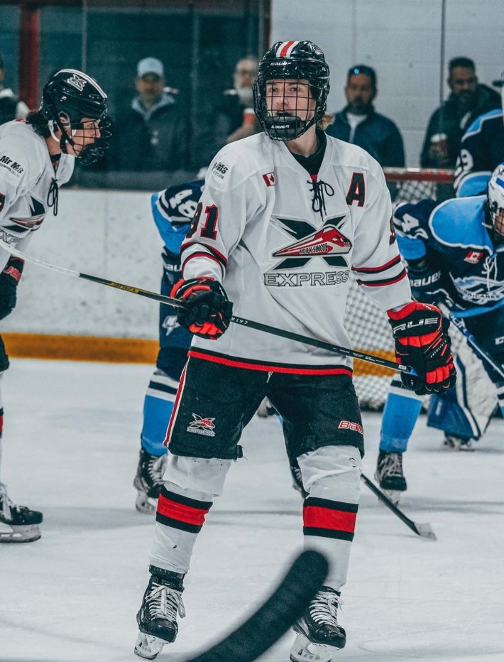 With the 6th overall pick in the #2023OHLDraft, the #Gens select Owen Griffin from the York-Simcoe Express! Griffin had 94 points (51 goals) in 34 games this year to lead the ETA in both categories. Then added 28 points (17 goals) in 8 playoff games, which both also led the ETA