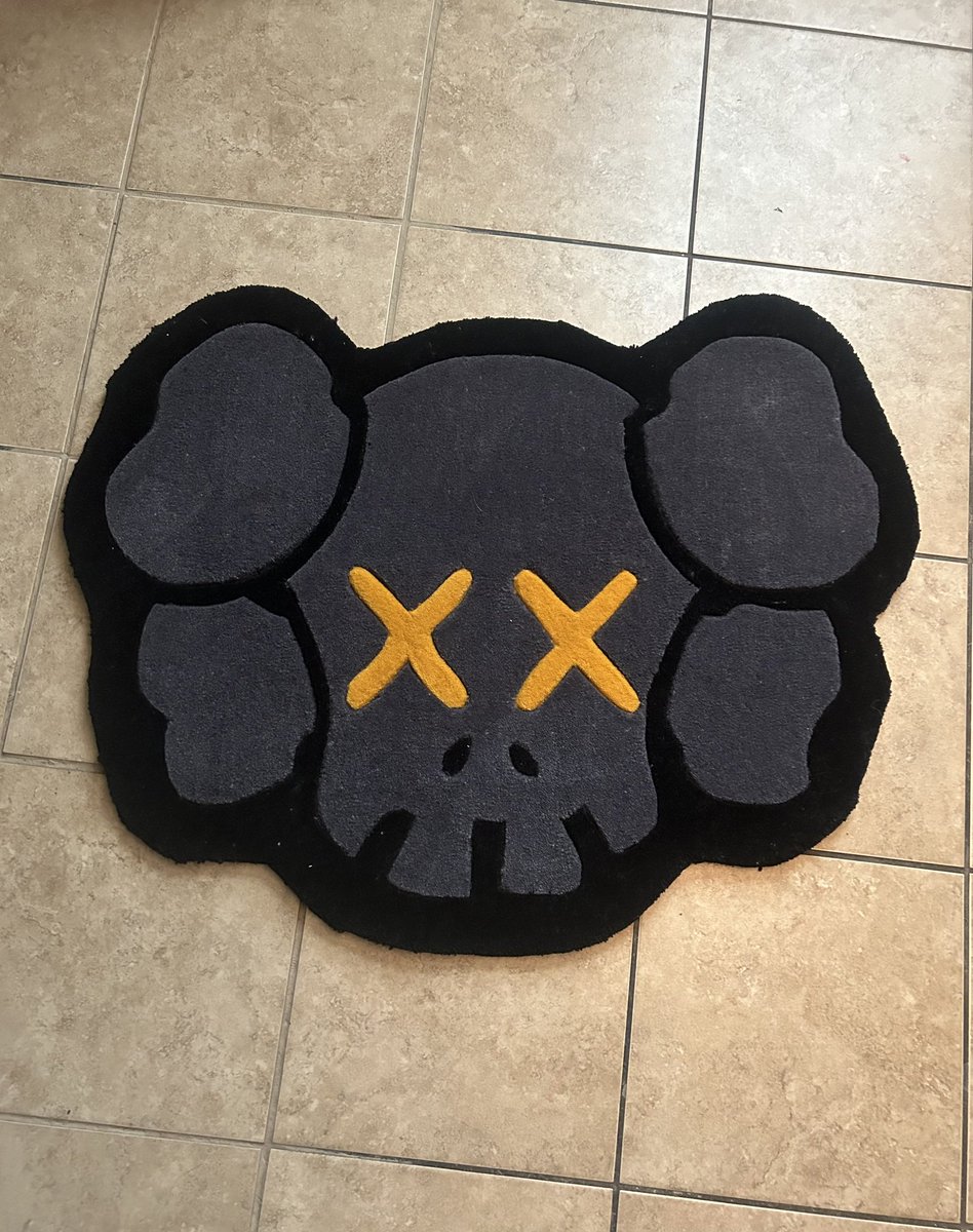carlosflores187's tweet photo. Retweet if want a free rug! I’ll pick someone on Monday 🖤 https://t.co/A8tVtolY4R