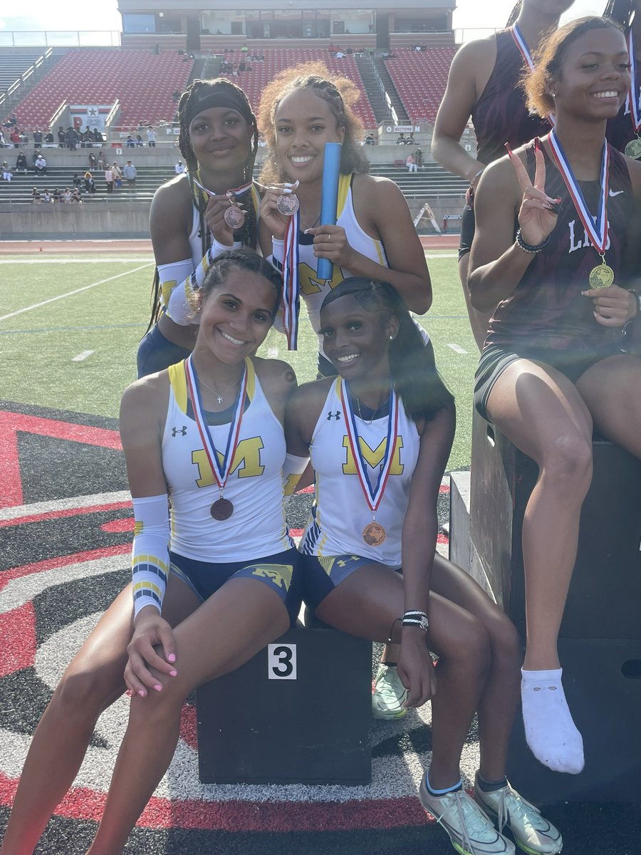 Girls 4x1 finishes 3rd with a NEW SCHOOL RECORD of 47.53 and are REGIONAL QUALIFIERS!!!!

Cadence Washington, Ayanna Henry, Montraja Walker, Ivana Odonkor

#WAWG #WAWN #BurnItUp

<a href="/MHSLions/">McKinney High School</a> <a href="/McKISDAth/">McKinneyISD Ath Dept</a>