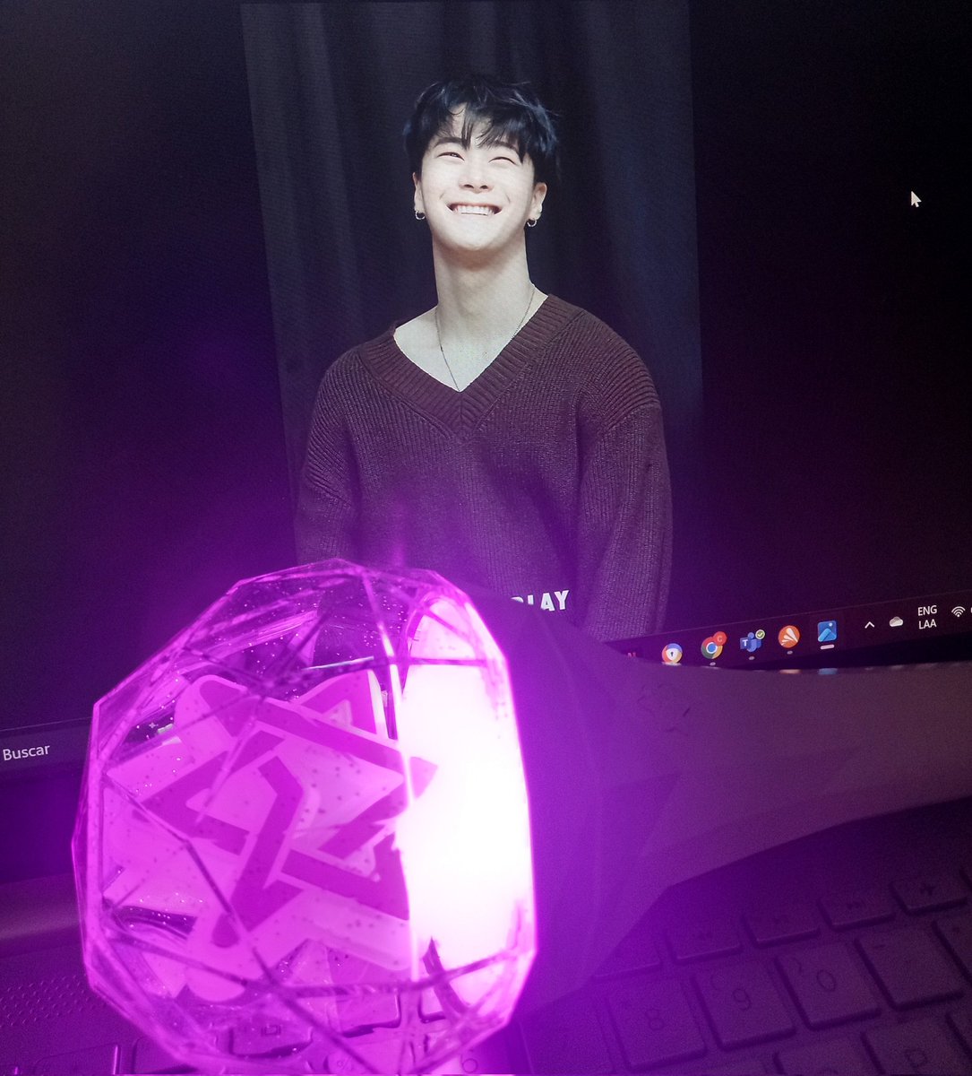 Caroha_moon's tweet photo. Binnie te puedes ir sin remordimientos, fuiste un gran ser humano y todos los mensajes de amor lo demuestran. Me duele mucho tu partida,pero ahora estas en un mejor lugar.
Nos volveremos a encontrar en la otra vida. Descansa en paz 🤍🕊
#YouWillAlwaysBeOurStarInTheSky #MOONBIN https://t.co/ExbAxXgmMV