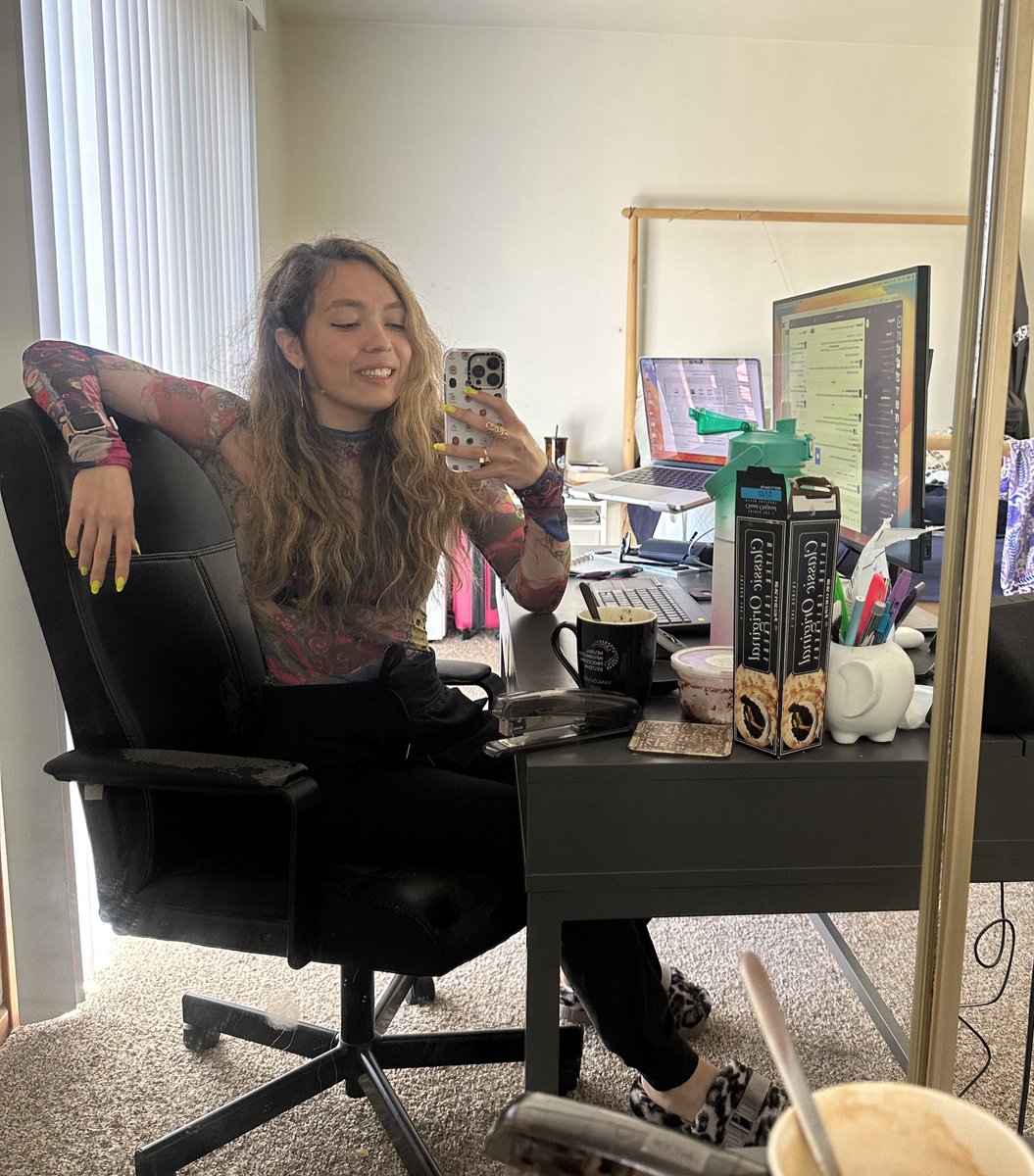 Niloofar tweet media