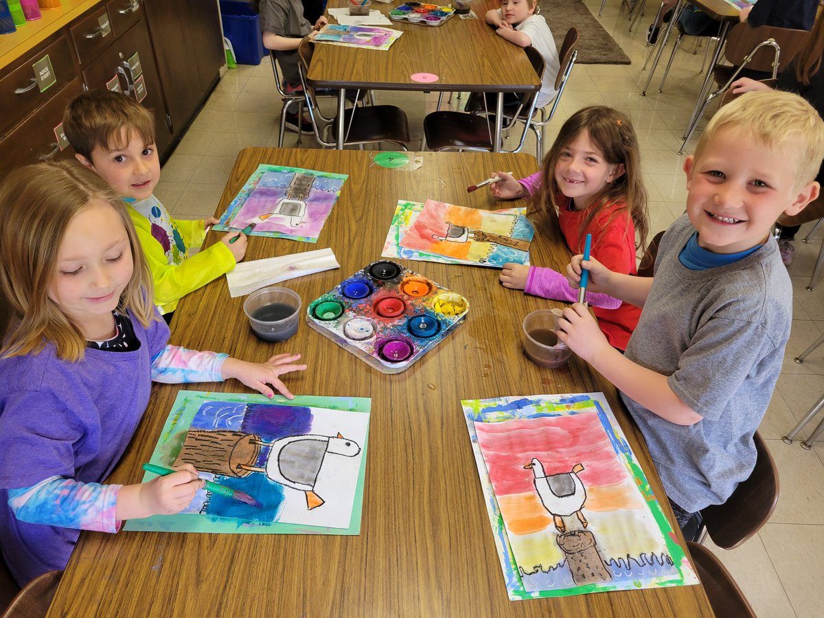 steam_TVLS's tweet photo. Seagulls made by kindergarten students for "Right to Read"  week (ocean theme this year).  
#wearetuskyvalley
@TVTrojans https://t.co/y3y1v9ykZO