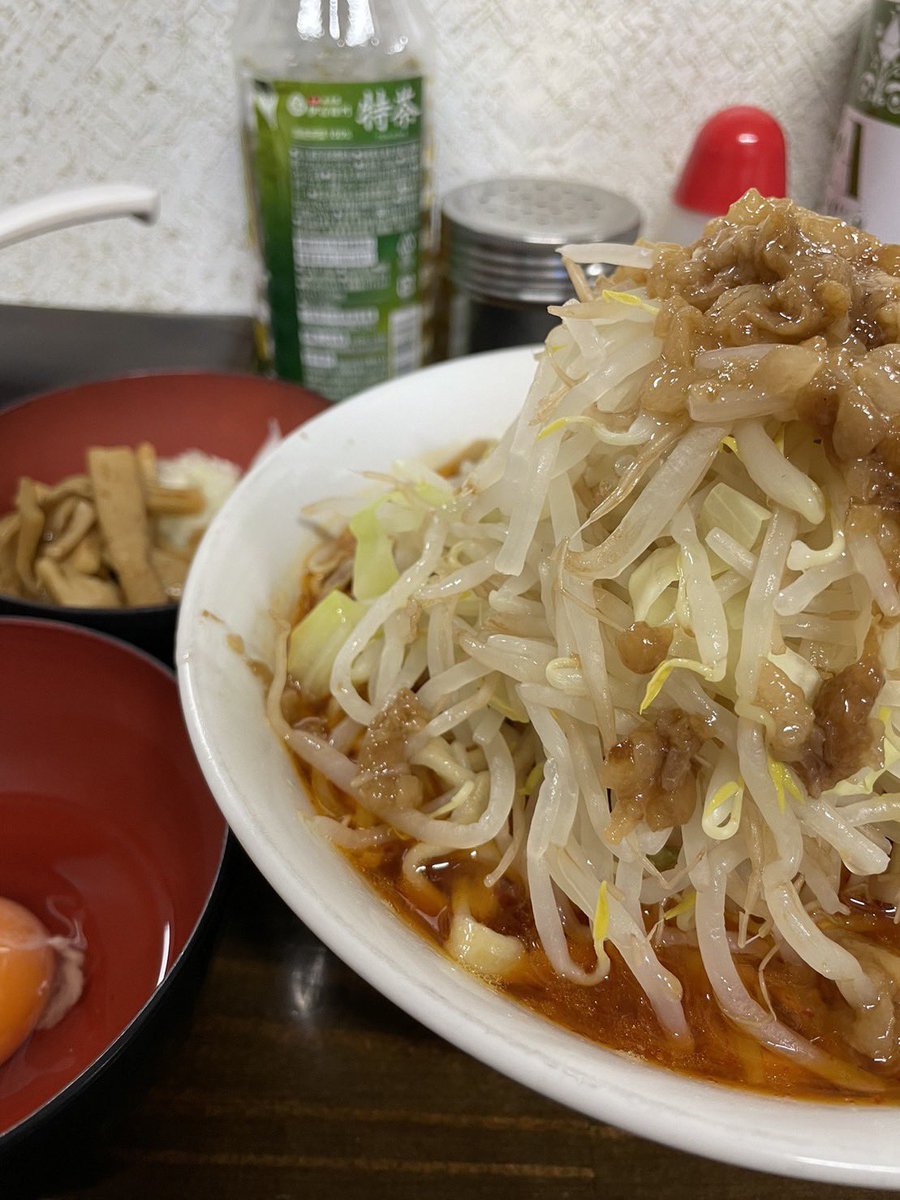 Godrachen's tweet photo. 一昨日の晩飯🍜
ラーメン武丸の辛ラーメン。
カラサヒカエメニンニクアブラ。
一時期辛さが抑えられてたからしばらく辛さ3倍で頂いてましたが、最近辛さが復活して来たのでヒカエメ���👍🏻
辛さの中に武丸の味がしっかり感じられる唯一無二の極上ラーメン🍜
ごちそうさまでした‼️ https://t.co/c91OCZktqf