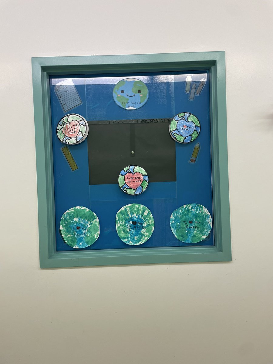 MsSuzet's tweet photo. Earth Day Crafts. We discussed how we can help our planet Earth. 💕🌍 #EarthDay https://t.co/XqUadxbcyh