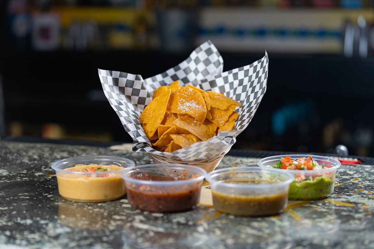 Chips , Guacamole &amp; Salsa 👌👌👌#foodgawker #goodcooking #foodie
