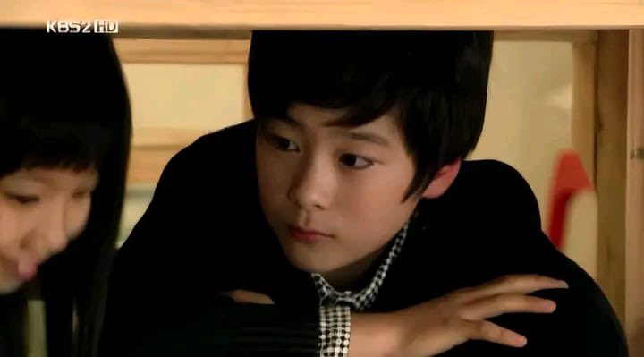 livvsky's tweet photo. Espero que no te haga falta tu Nesquik mi Binnie</3
 #YouWillAlwaysbeOurStarlnTheSky https://t.co/v4GMMjQhIb
