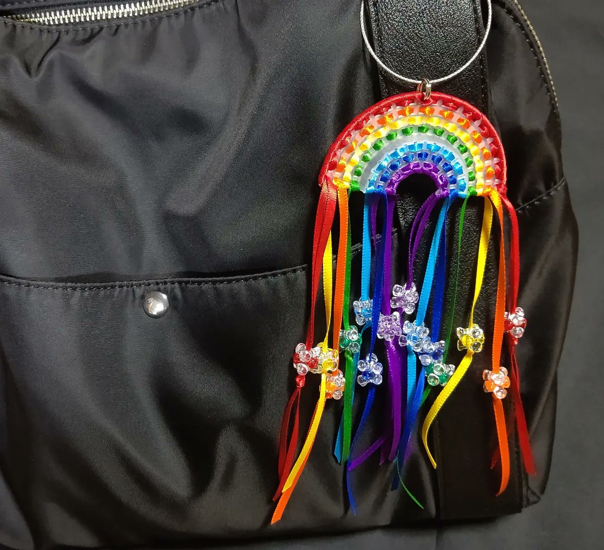 satosato0719's tweet photo. rainbow charm
通勤バッグに着けました。
可愛い❤️
#hawaiianribbonlei
#rainbowcharm https://t.co/HBAYVTRxIk