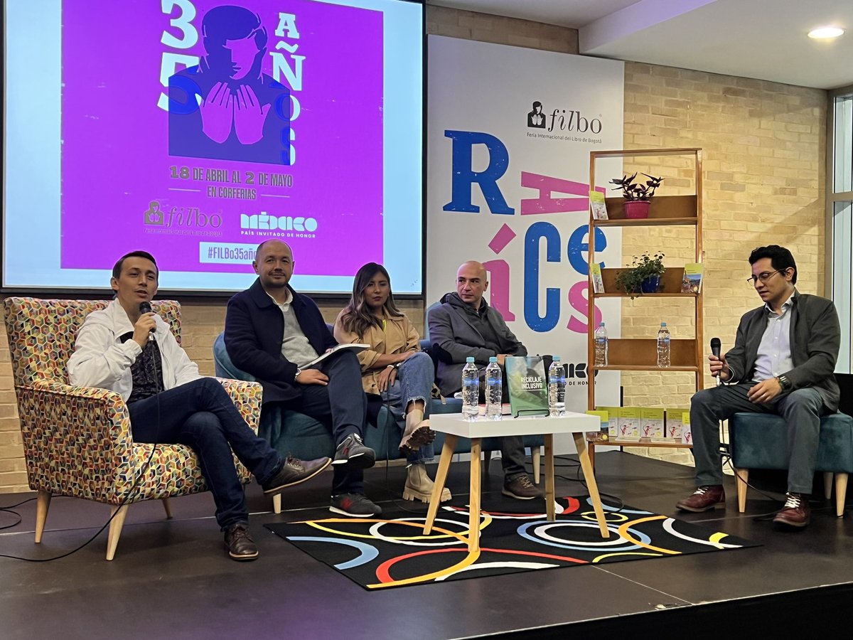 AlianzaEfi's tweet photo. #AEstaHora: Estamos en el lanzamiento del libro "Reciclaje Inclusivo. Hacia una economía circular en Colombia" en el marco de la #FILBo2023.
@FILBogota #FILBo35años.

#SomosColombiaCientífica. https://t.co/GxijDUNkoj