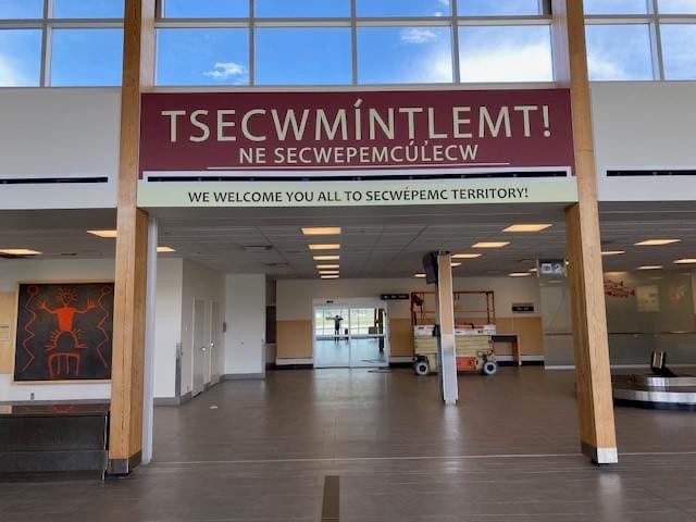 Kamloops Airport collaborated with Tk̓emlúps te Secwépemc Language and Culture Department to create this welcome messaging at YKA. 

Kamloops Airport is proud to welcome visitors to Secwepemcúl̓ecw.