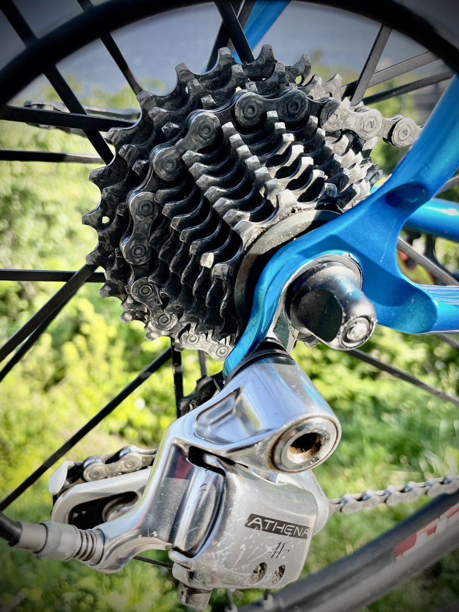 nikovland's tweet photo. 今朝の🚵‍♂️ヒルクライム、“脚が軽やか♪”で、いつもより1枚重いギアにも気付かず登頂😆

｢イイ日になった昨日｣&amp;｢神々しい山岳ルート｣に感謝‼️

【本日の営業時間 10〜19時】
https://t.co/yJj80IzGxa

#自転車 #ロードバイク #road #bike #mbk #hillclimb #脚 #軽やか #カセット #スプロケット #19t https://t.co/sh4BTiZfYw