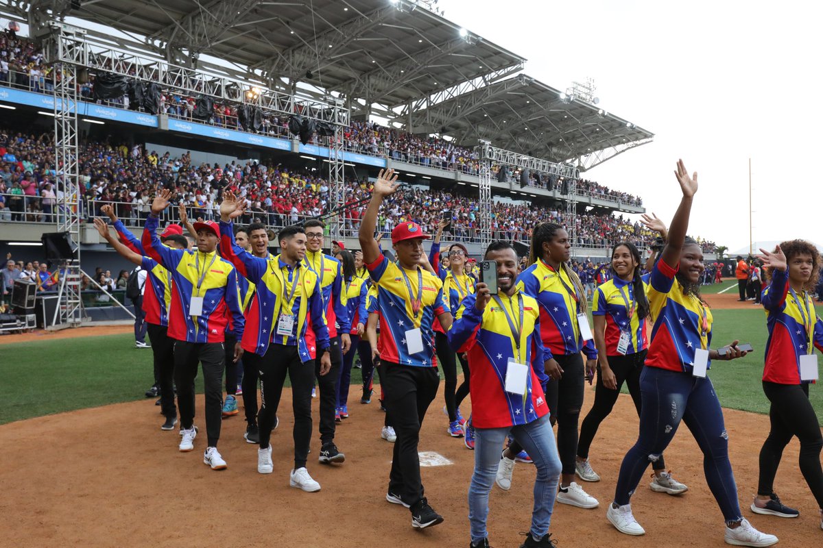 NicolasMaduro's tweet photo. Presenciamos una bonita Ceremonia Inaugural de los V Juegos Deportivos del ALBA 2023, con todo el colorido y la alegría de nuestra cultura. Venezuela abre sus puertas al deporte, que une a los pueblos de América Latina, el Caribe y el mundo. https://t.co/HTCDQK3FaO