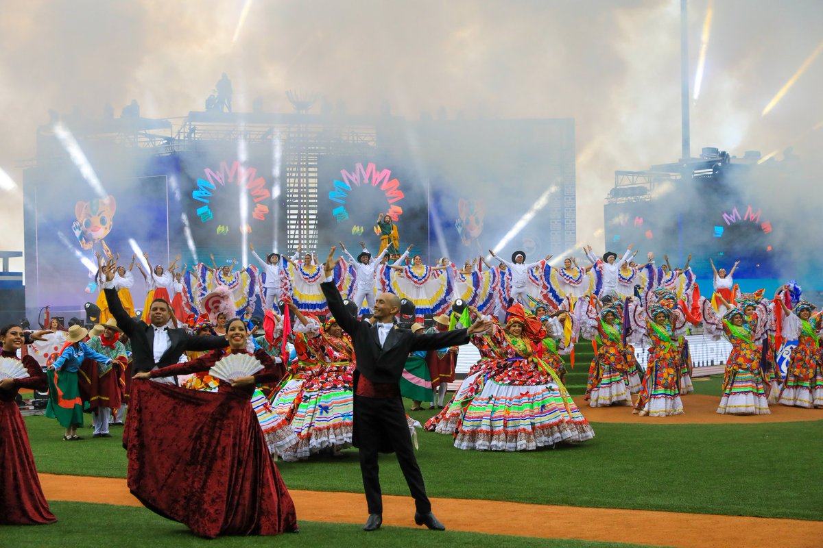 NicolasMaduro's tweet photo. Presenciamos una bonita Ceremonia Inaugural de los V Juegos Deportivos del ALBA 2023, con todo el colorido y la alegría de nuestra cultura. Venezuela abre sus puertas al deporte, que une a los pueblos de América Latina, el Caribe y el mundo. https://t.co/HTCDQK3FaO