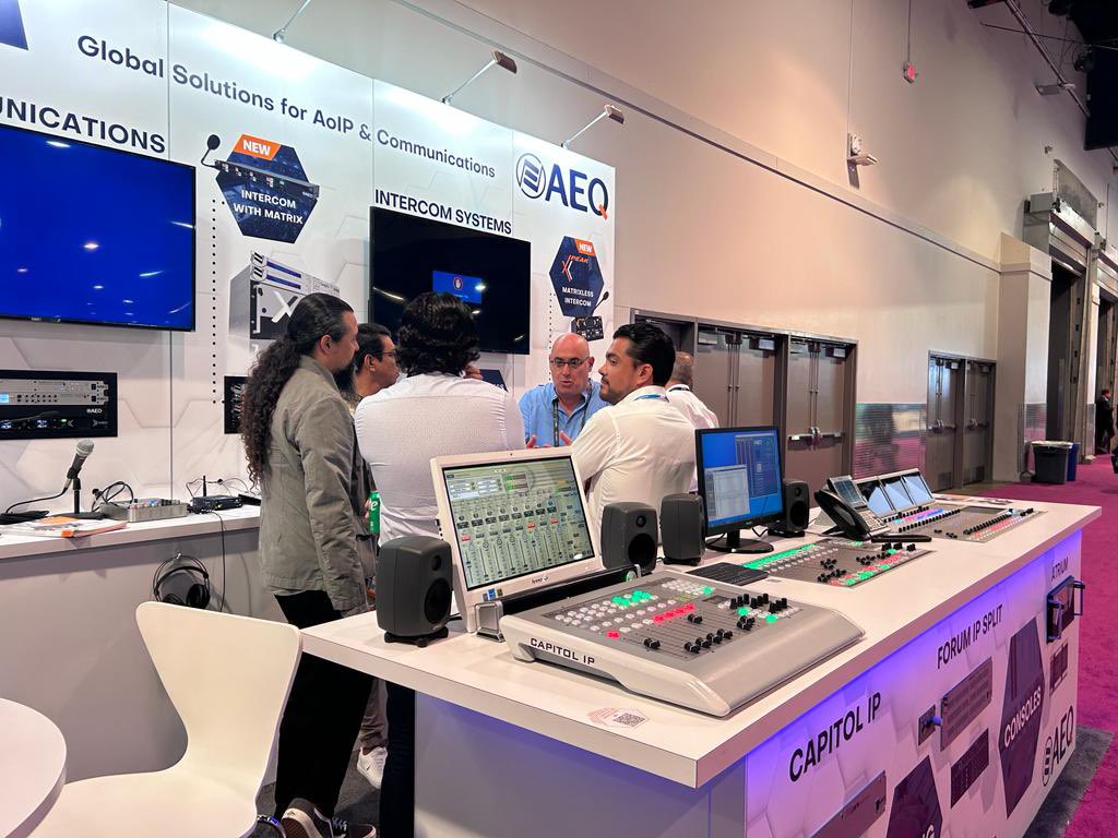 CastelBroadcast's tweet photo. Más imágenes que dejó nuestra gira al NAB Show, visitando viejos y nuevos conocidos, mostrando lo mejor del broadcast a nivel mundial. https://t.co/zgsTTJql9x