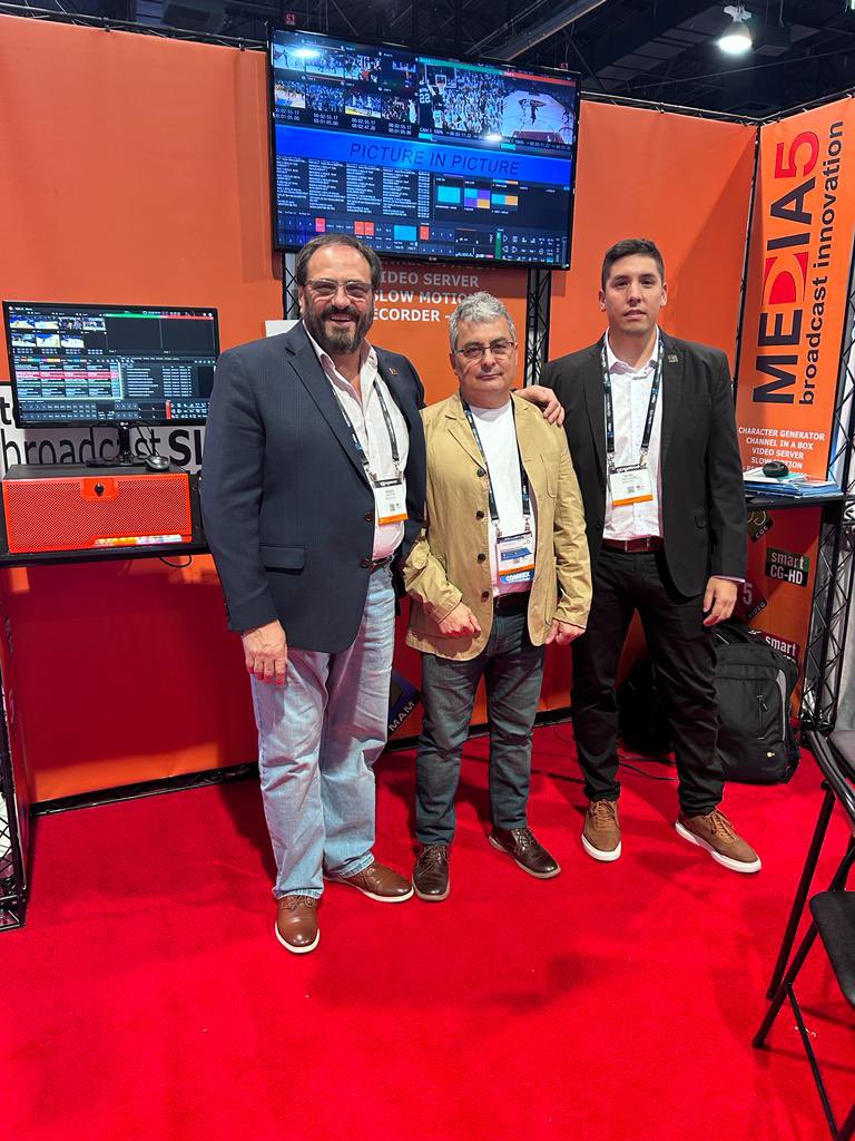 CastelBroadcast's tweet photo. Más imágenes que dejó nuestra gira al NAB Show, visitando viejos y nuevos conocidos, mostrando lo mejor del broadcast a nivel mundial. https://t.co/zgsTTJql9x
