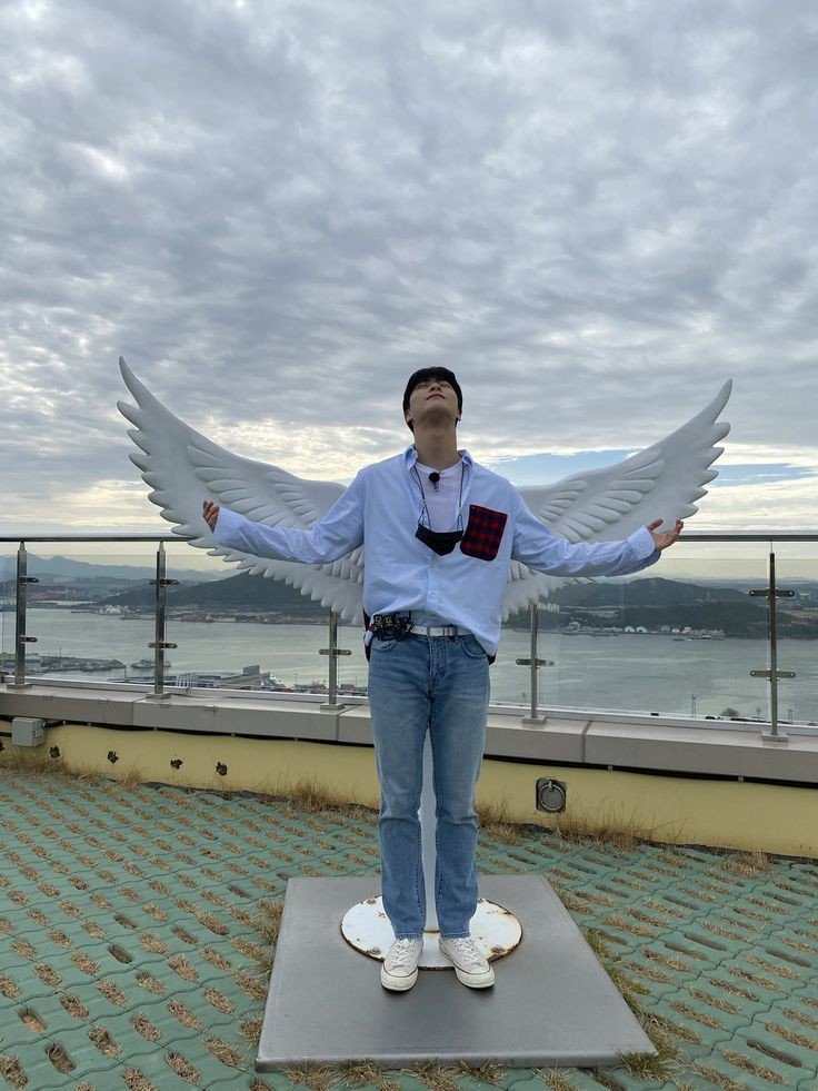 MonHolland28's tweet photo. Oficialmente ya partiste de este mundo pero jamás te olvídare,  espero que tu alma descanse con mucha paz, mi binnie bonito ojalá que en otra vida nos encontremos te amaré por siempre, gracias por estos hermosos años que nos diste moonbin nunca te olvidaré
#ASTRO #MOONBIN #AROHA https://t.co/8BYSlMFbkr