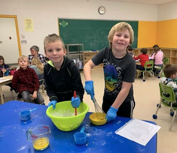 Pour la Journée de l’innovation et de la créativité, l’École élémentaire catholique Saint-Paul de Plantagenet a annoncé la nouvelle salle multifonctionnelle et l’ajout d’une tour à jardin 📢🤩

Pour plus d'informations : bit.ly/3AlqiVa

#CSDCEOinnovation