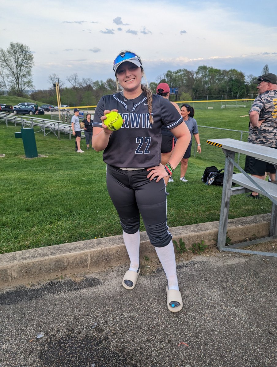 NorwinSoftball's tweet photo. Powered by scoring 8 runs in the 4th inning, your Lady Knights beat Butler tonight 11-1 in 5 innings.

Alyssa McCormick tosses a 2 hitter and strikes out 7.

Emma Novotnak 2B, 1B, 3 RBIs
Josey Michalski 2B, HR, RBI
Alyssa McCormick 2 1Bs, 2 RBIs
Izzy Deering 2 RBIs https://t.co/LvEqBnLjIf