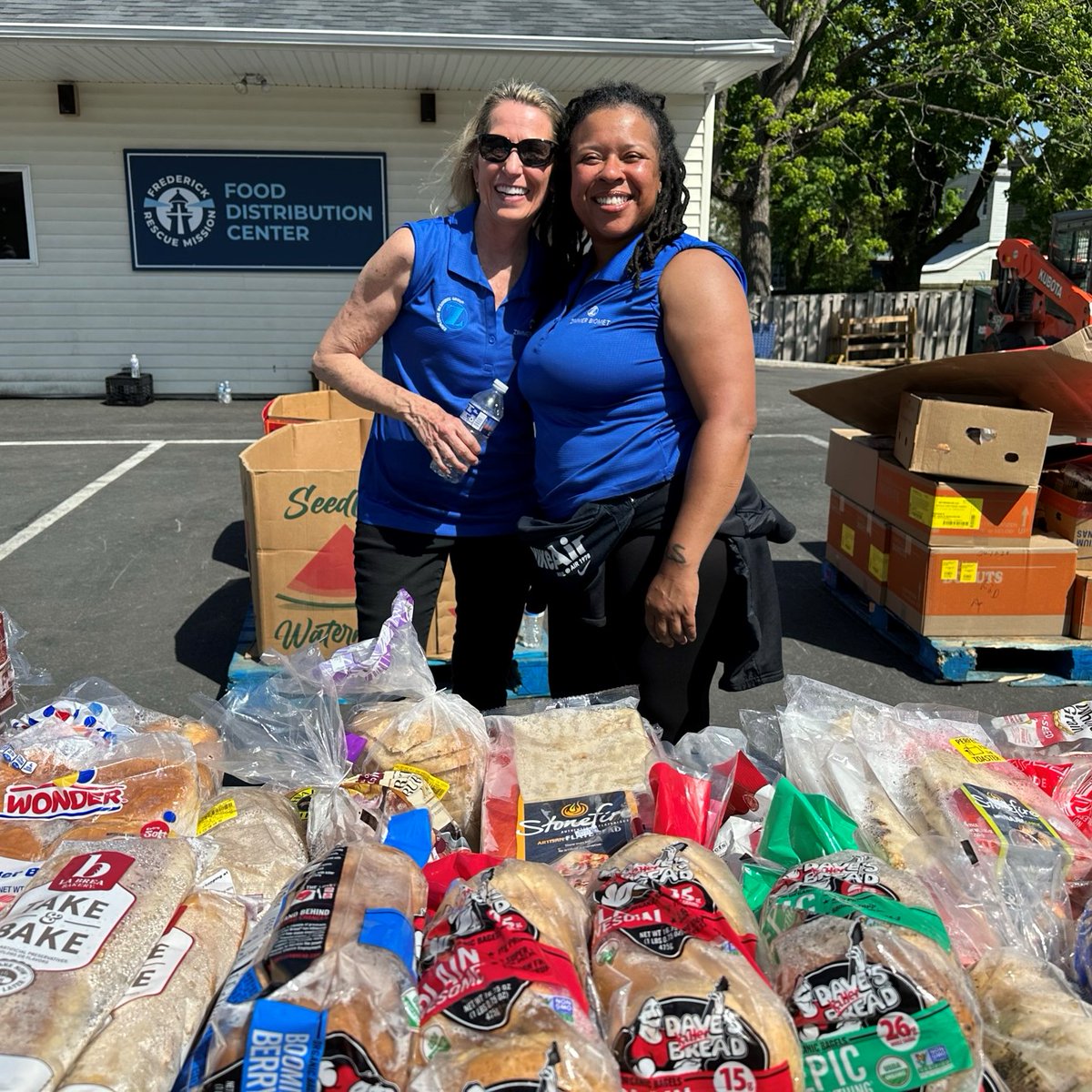 FRM_mission's tweet photo. Thanks to @zimmerbiomet for all your work around the Mission yesterday!
#givingback #giveback #volunteerism #volunteers #community #compassion #servingthecommunity #helpushelpthem #support #helpothers #dogood #frederickmd #frederickmaryland #frederickcommunity https://t.co/LX0A10mv0x