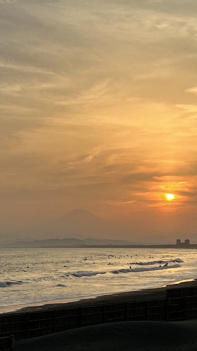 chikubanF's tweet photo. 昨日は久しぶりに買い物ついでに海まで。
そして今日は「七人展散歩道」在廊します。ちょっと涼し目土曜日、銀座散歩途中にお立ち寄り下さい。
#七人展散歩道
#銀座教文館エインカレム
#mutchie
#kkviolin0203
#buuchandayon
#3agittarius_
#sion33664052
#sin_brass
#chikubanF https://t.co/OktnZYPoH3