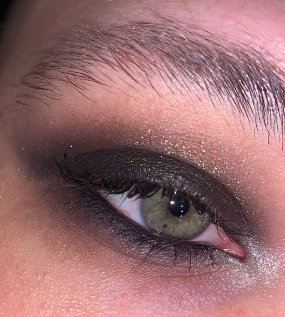 Did my makeup with <a href="/Anele_Alexandra/">Alexandra Anele</a> (watching her new video)

I ended up more 90s Pam Anderson, but I’m feeling it tbh