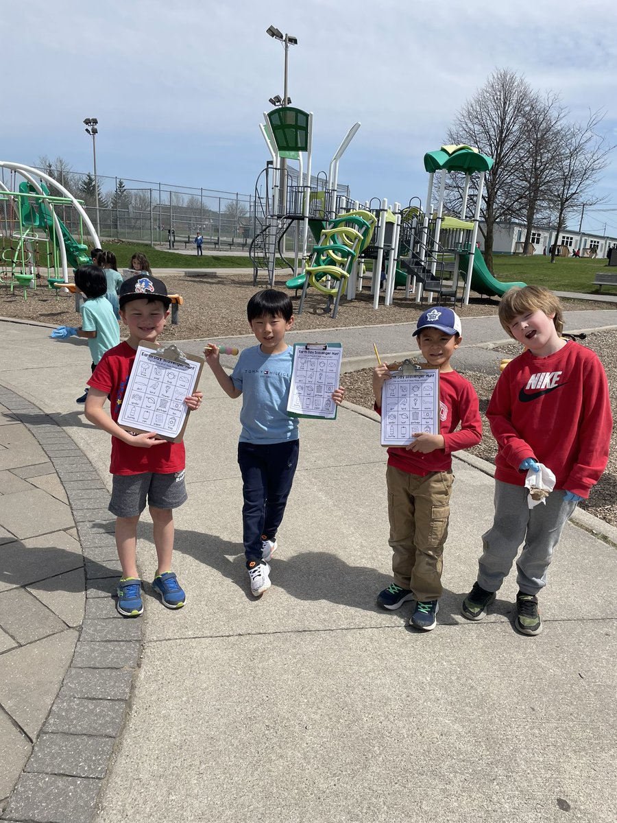 mssarracini's tweet photo. Our grade 1 students had so much fun completing their Earth Day scavenger hunt! They also helped keep the Earth clean by picking up garbage around our school! 🌍🫶🏼 @HST_YCDSB https://t.co/waZ3sZmuoK