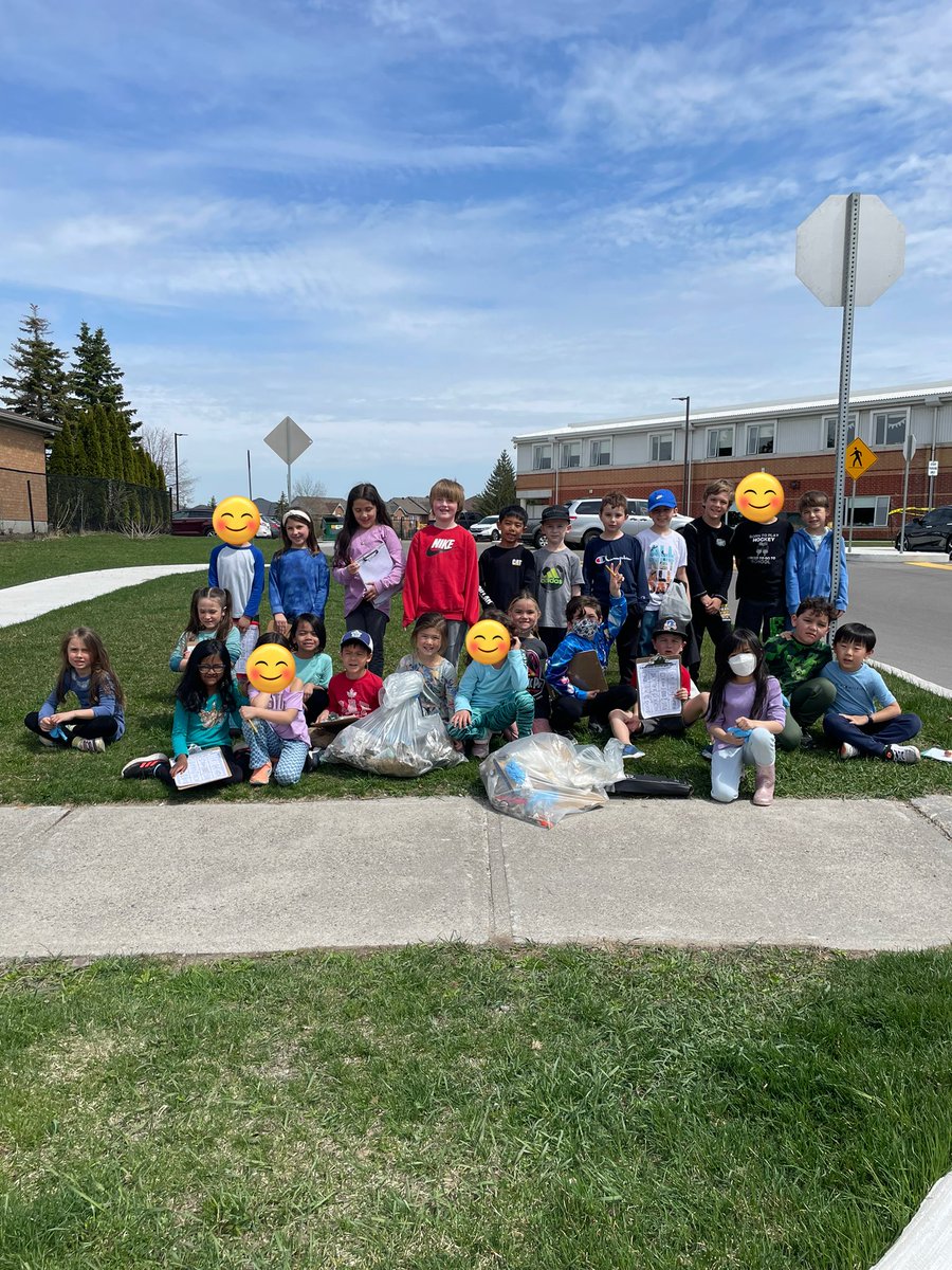 mssarracini's tweet photo. Our grade 1 students had so much fun completing their Earth Day scavenger hunt! They also helped keep the Earth clean by picking up garbage around our school! 🌍🫶🏼 @HST_YCDSB https://t.co/waZ3sZmuoK