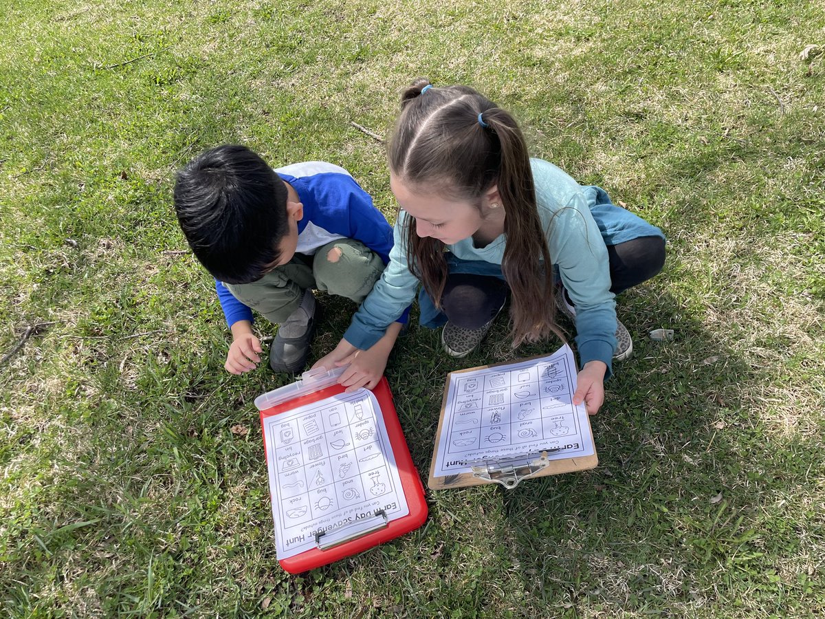 mssarracini's tweet photo. Our grade 1 students had so much fun completing their Earth Day scavenger hunt! They also helped keep the Earth clean by picking up garbage around our school! 🌍🫶🏼 @HST_YCDSB https://t.co/waZ3sZmuoK