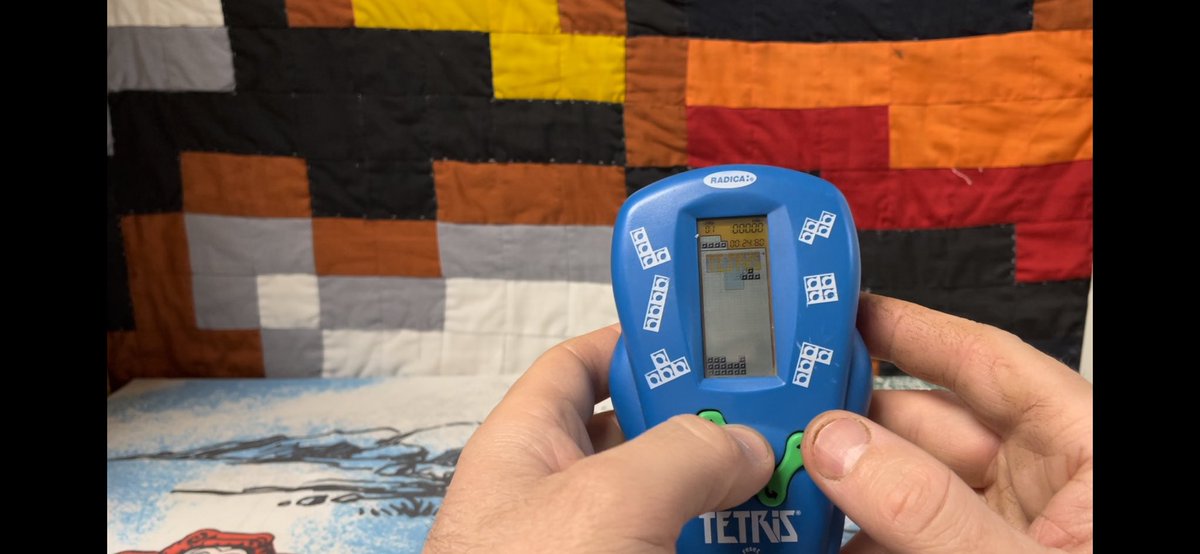 TsakuraWataame's tweet image. #Radica #Tetris 
This look is a great way to play Tetris. It’s fun and controls nicely. Worth checking out.