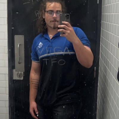 JarrettPursley's tweet photo. #NewProfilePic https://t.co/eY5JRCmXXj
