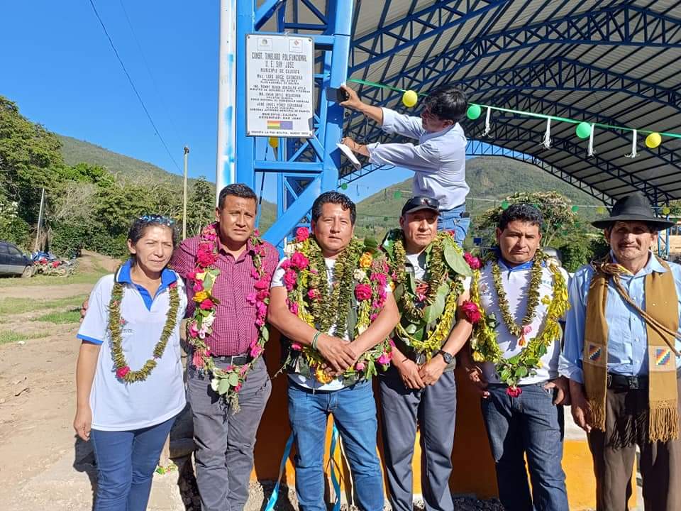 arlemlovera82's tweet photo. Gracias a la gestión de nuestro hermano presidente, Lucho Arce, el #MDRyT a través del #FONADIN realizó la entrega del proyecto "Construcción del Tinglado Polifuncional para la U.E. San José", en el municipio de #Cajuata.

#VCDI
#EstamosSaliendoAdelante https://t.co/9RrnFra0qh