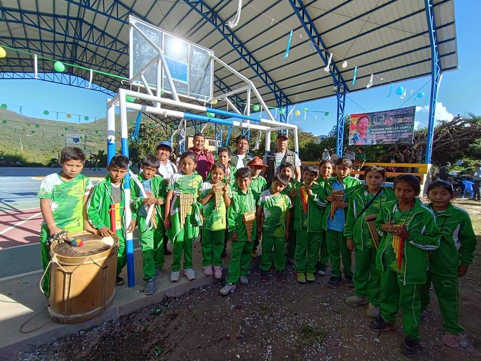 arlemlovera82's tweet photo. Gracias a la gestión de nuestro hermano presidente, Lucho Arce, el #MDRyT a través del #FONADIN realizó la entrega del proyecto "Construcción del Tinglado Polifuncional para la U.E. San José", en el municipio de #Cajuata.

#VCDI
#EstamosSaliendoAdelante https://t.co/9RrnFra0qh