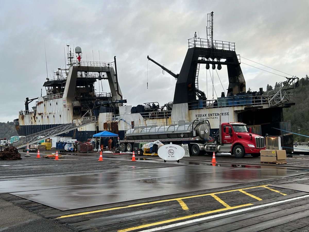 USCGNorthwest's tweet photo. #UPDATE All diesel has been removed from the vessel. Due to the mitigation of the pollution threat, the Unified Command was stood down today. #USCG and @NTSB are investigating the cause of the incident.

Read the full News Release here: https://t.co/7klsYvC61W https://t.co/Ha1VI5KVqQ