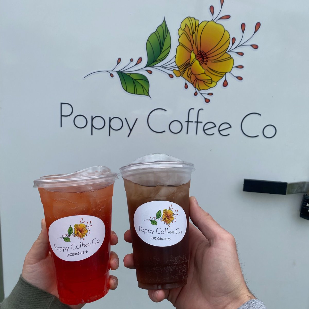 FleaOffMarket's tweet photo. Come hungry! 😋 We've got some great food options for you and the fam this weekend when you join us for the @kyderbyfestival Airshow! 🛩️☀️

We'll be closing an hour early due to Thunder Over Louisville traffic.

Saturday, April 22 11a-5p
Sunday, April 23 11a-5p https://t.co/K81cg7dGnV