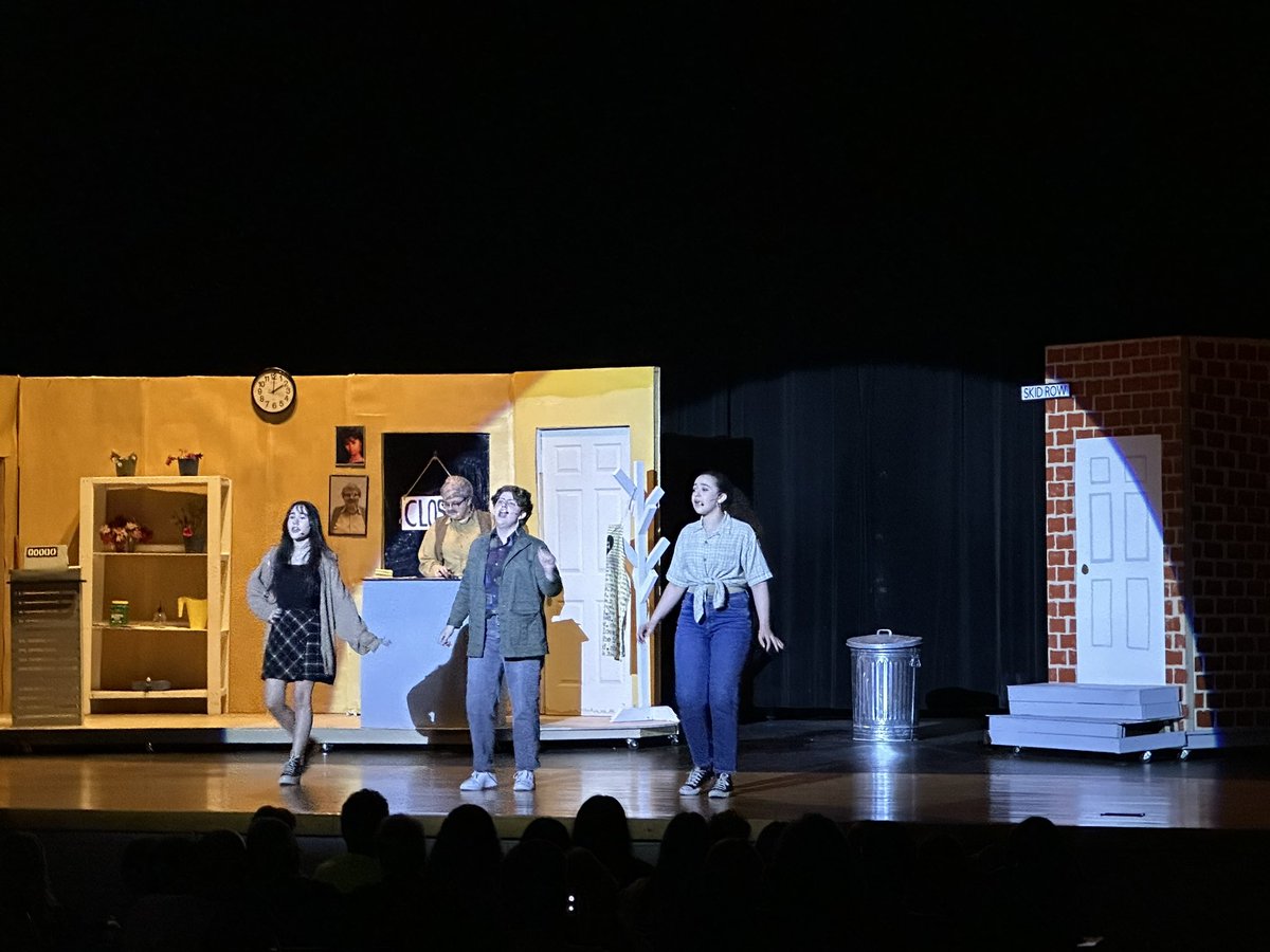 BloomingdaleSHS's tweet photo. Opening night of “Little Shop of Horrors”. Great job Bdale theatre! https://t.co/54FPQy4mFx