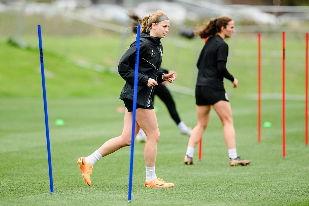 reignfc's tweet photo. Preparing for tomorrow. 😤
📸:@JaneGPhoto
#ReignSupreme https://t.co/k0xFQeCLkD