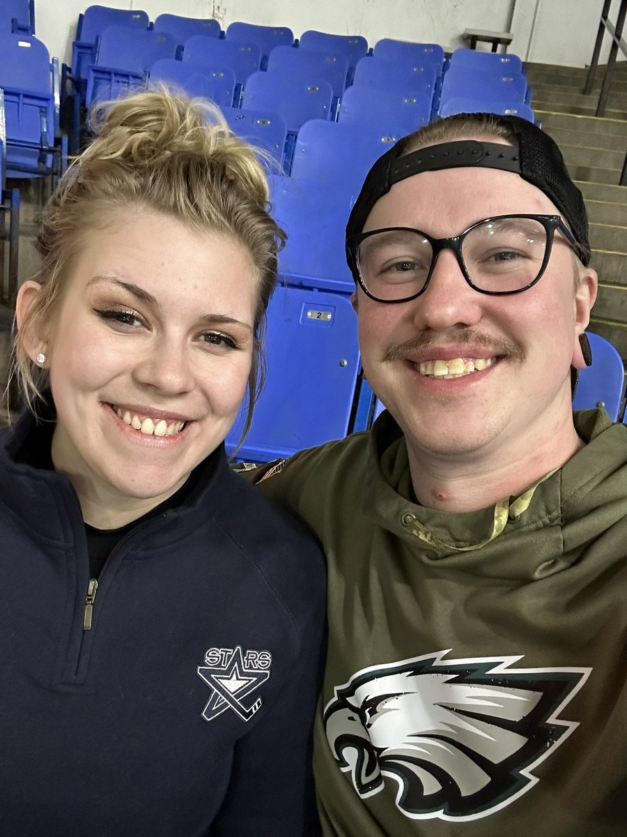 purpleidiot5's tweet photo. Ready for a great night with the @LincolnStars in section G row 7 seats 1 and 2 #STARSSWAG https://t.co/IZ4iEU6Rdm