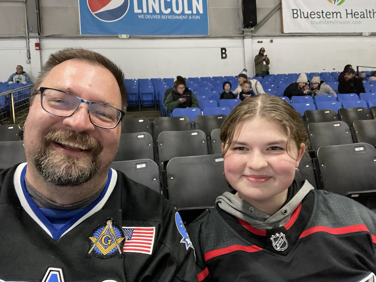GregPrososki's tweet photo. Sec B, Row 1, 17-19
#starsswag https://t.co/g5L6rLh2b8