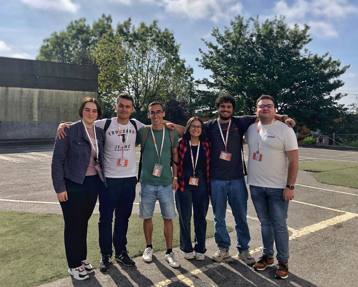 MicroMundo_IUCS's tweet image. ✨✨✨
3rd session at Cristelo high school - another mission accomplished for the team of our 6 Micritas🫡! Soil samples with a lot of diversity of colonies 🧫 that were tested today - will we be able to find bacteria with antimicrobial activity? We'll find out next week 🤞...!