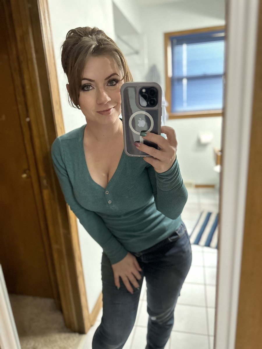 Simtrisha00's tweet photo. Will you come say hi and help me get through dark souls?
#darksouls #twitch #simtrisha https://t.co/Yj4ZCJWxFV