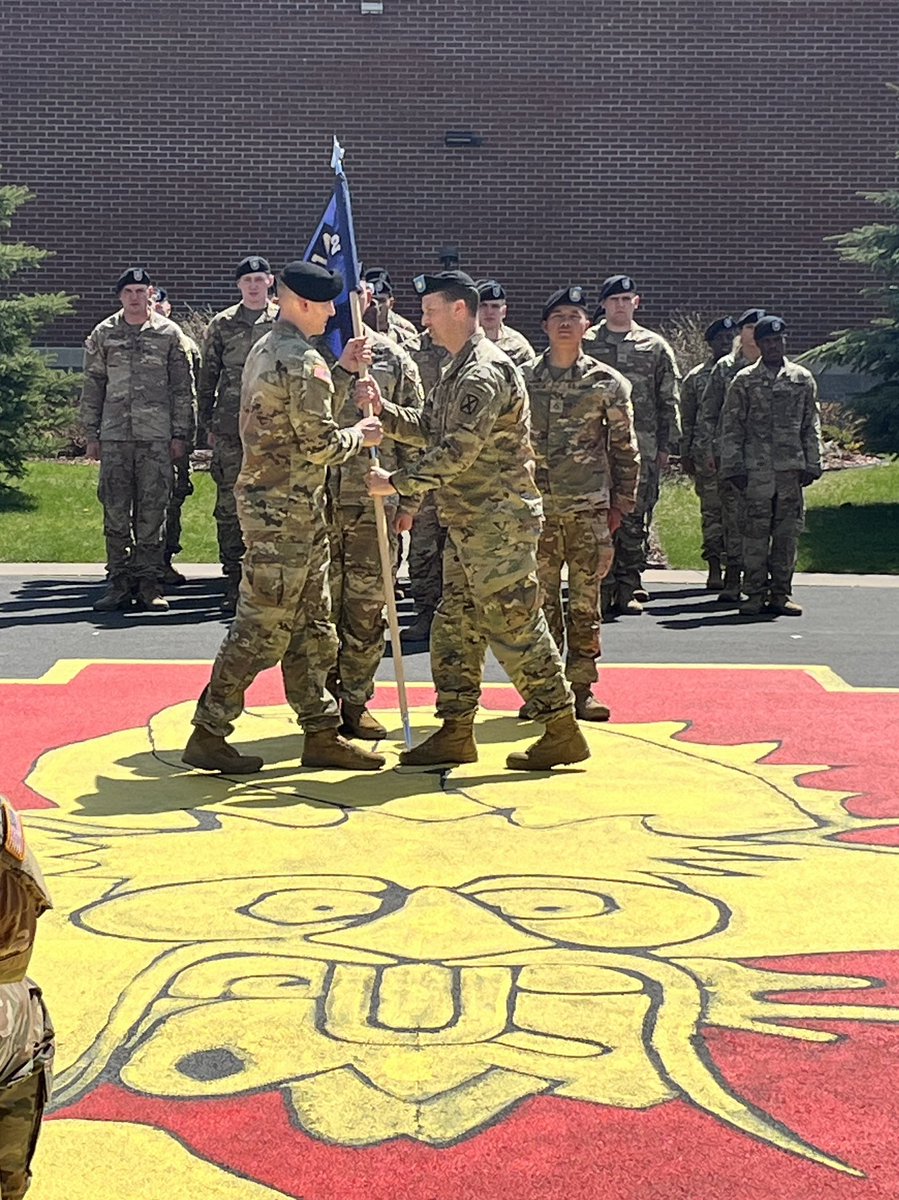 2_14Infantry's tweet photo. Today the Golden Dragons celebrated Cannibal Company’s Assumption of Command and Demon Company’s Change of Responsibility. Congratulations to CPT Kase for officially taking over Cannibal Company and 1SG Wilson for assuming responsibility of Demon Company. #CourageAndHonor #ROTL https://t.co/uG95w6K8mT